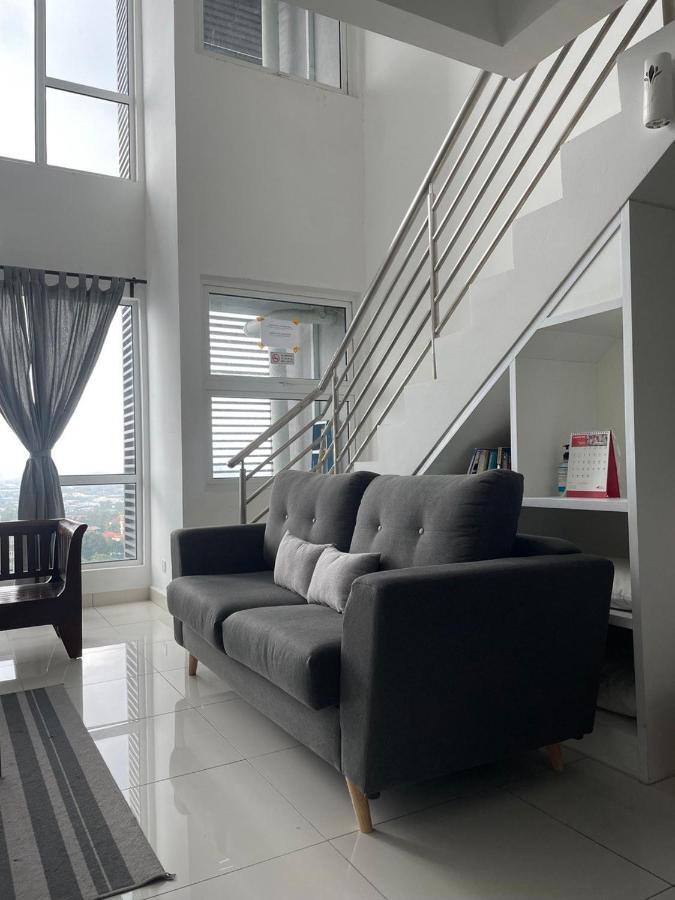 Yenni Duplex @ Decentrum, Kajang Serdang  Extérieur photo
